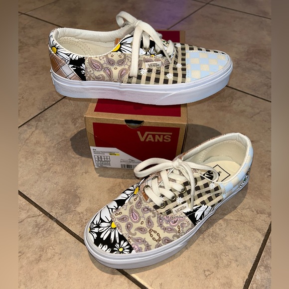 Vans - Picture 2 of 6